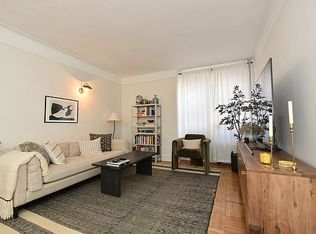 31-70 34th St #3D, Astoria, NY 11106