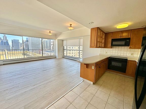 4th image of 10 Miller Pl APT L-703