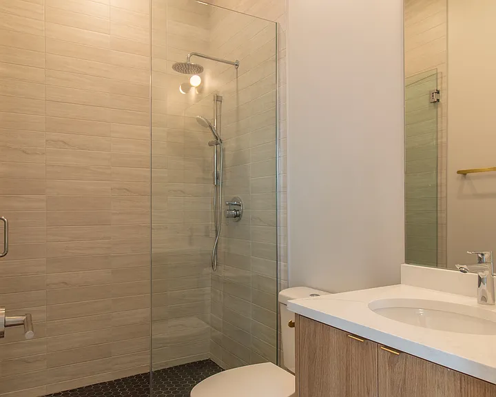 6749 S Langley Ave #B — Photo 8