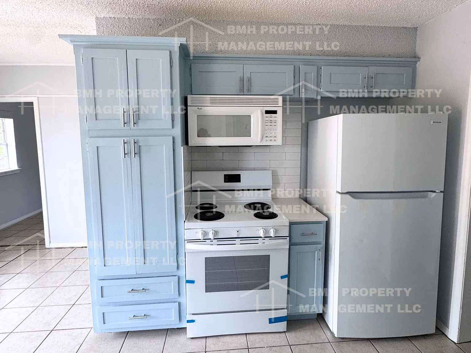 4 bed, 1.5 bath, 1384 sqft, $1,400 — Photo 2