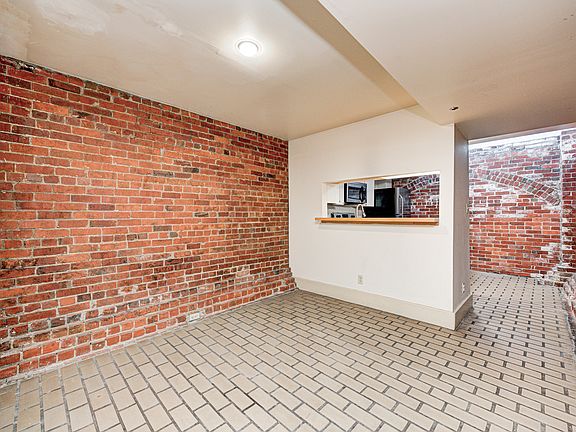 5th image of 315 N Senate Ave APT E
