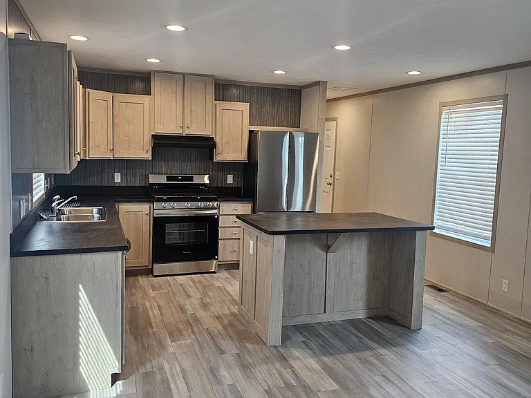74 Wintergreen St — Photo 4