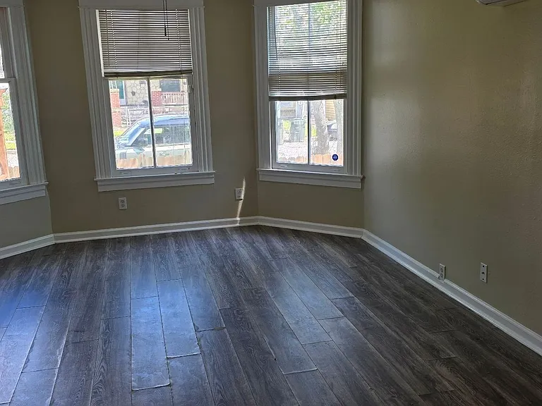 3919 Avenue O — Photo 5