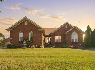 247 Sunray Dr, Shepherdsville, KY 40165