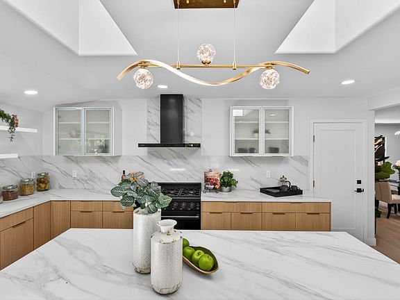 5th image of 4083 Acapulco Dr