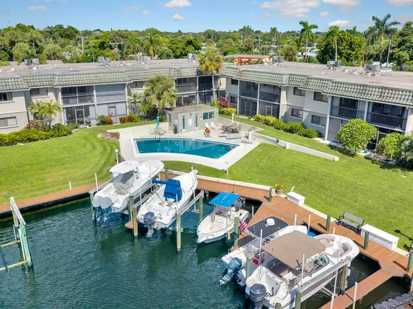 326 Northlake Drive #201, North Palm Beach, FL 33408