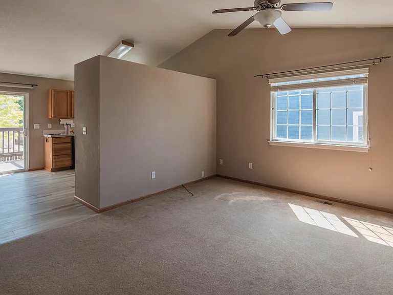 4060 Florence Dr — Photo 10
