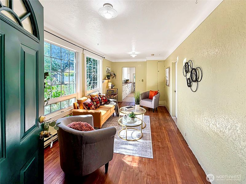5th image of 403 Cushing Street NW