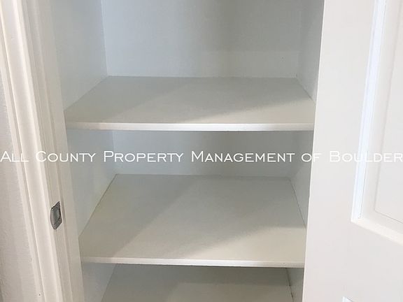 4th image of 890 Larkspur Ct