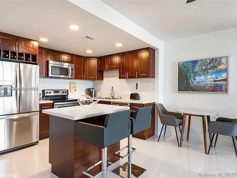 3505 S Ocean Dr #606 — Photo 4