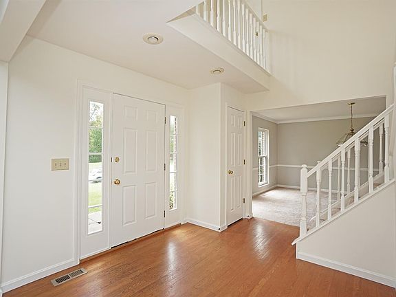 2nd image of 5025 Barnsby Ln