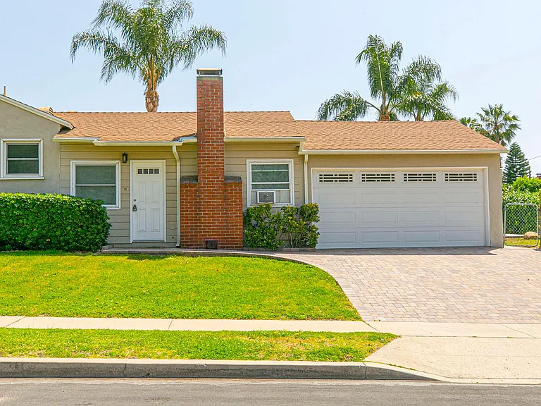 10929 Whitegate Ave — Photo 9