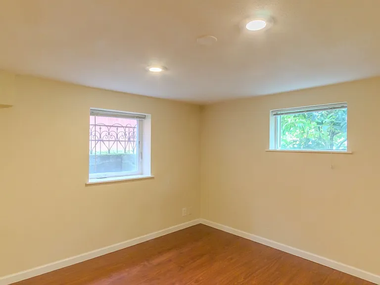 9017 5th Ave NE — Photo 17