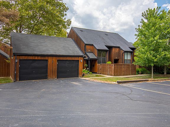 2nd image of 4765 Crazy Horse Ln