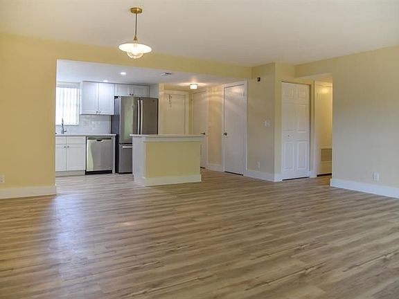 3rd image of 720 N Dixie Hwy APT 302