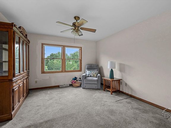 5th image of 39W323 Osage Dr