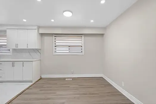 53 Nicklin Cres — Photo 17