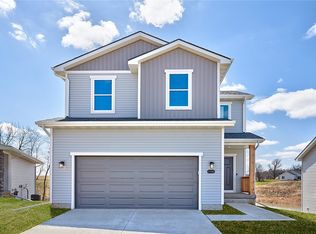 1160 Meadow View Dr, Carlisle, IA 50047