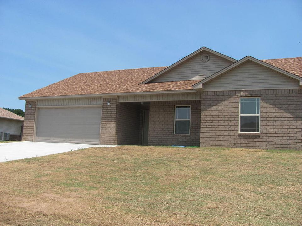 1st image of 108 Country Oak Dr