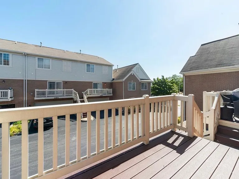 2204 W Concord Ln — Photo 13