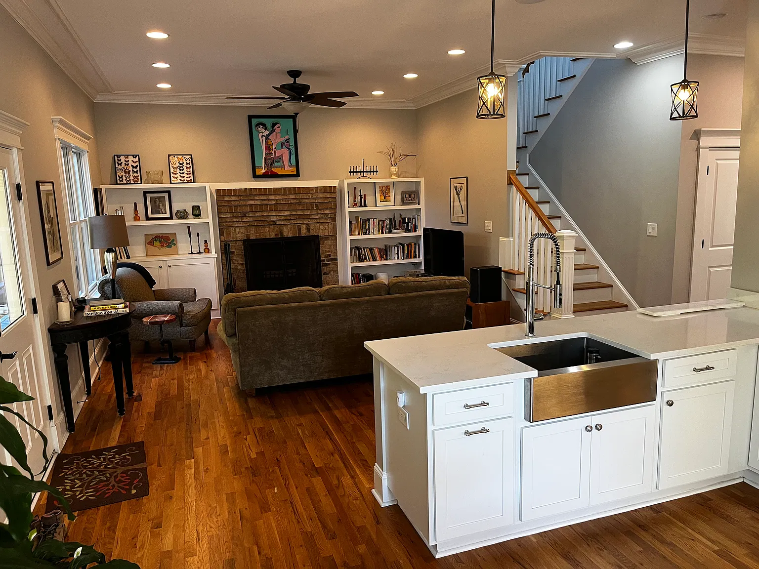 3 bed, 2.5 bath, 2442 sqft, $3,200 — Photo 4