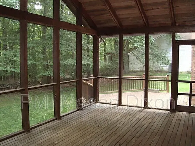 4035 Huckleberry Row — Photo 10
