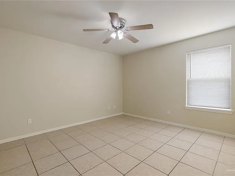 2305 W Mile 3 Rd — Photo 16