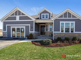 1128 Taylor Ct, Libertyville, IL 60048