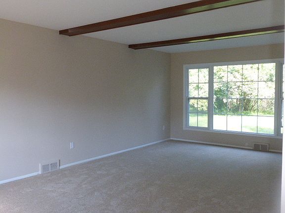 4th image of 3253 E Bradford Dr