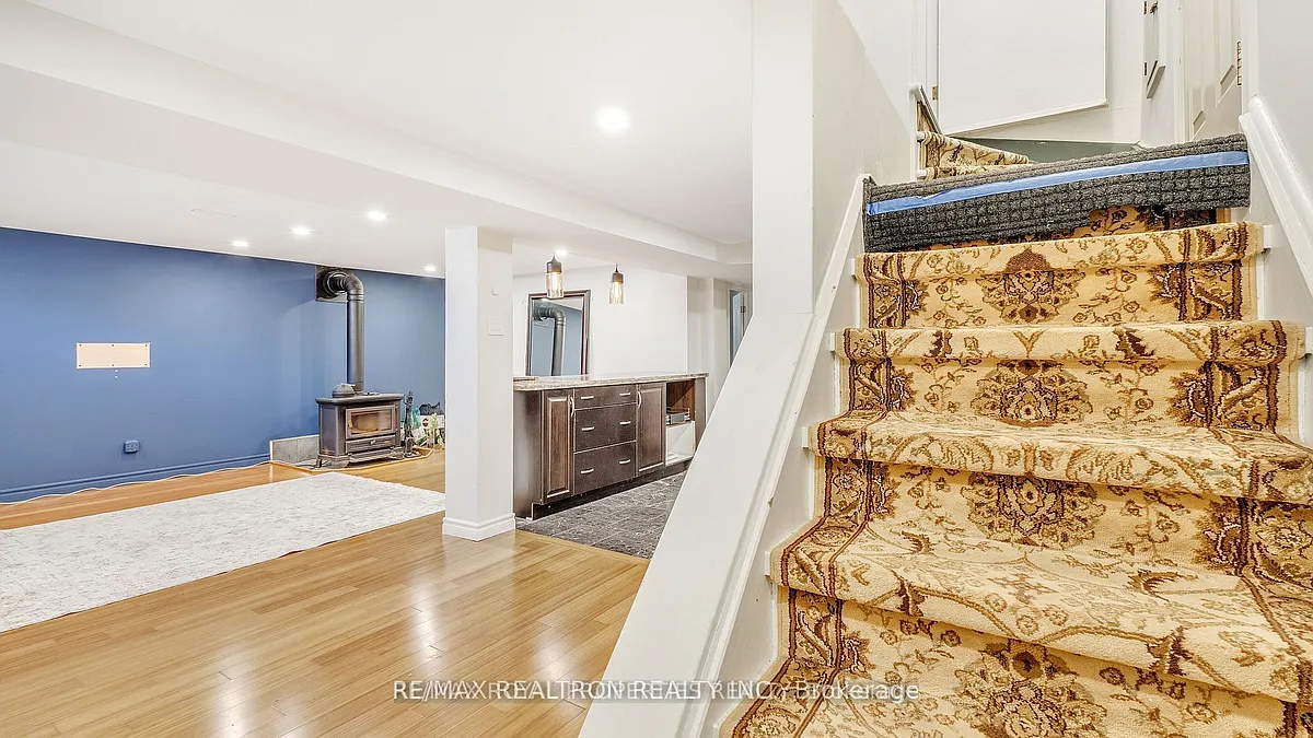 Building Photo - 79 Kencliff Cres