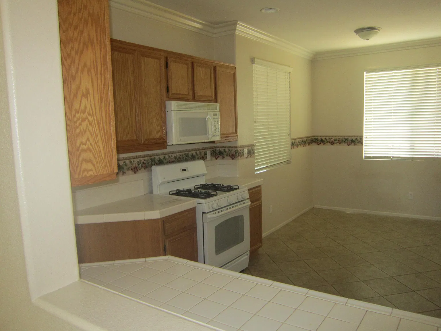 3 bed, 1500 sqft, $2,495 — Photo 4