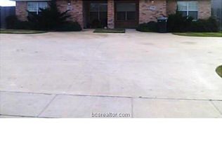 2332 Pronghorn Ln, College Station, TX 77845