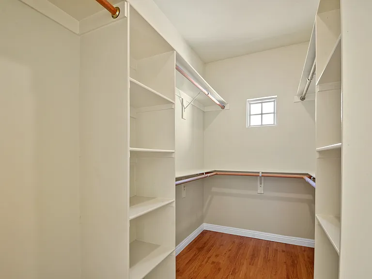 1160 E Grand Ave — Photo 9
