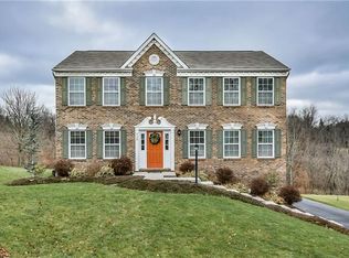 736 Sunrise Dr, Leechburg, PA 15656