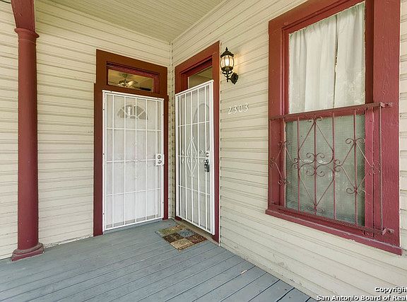 3rd image of 2303 W Houston St