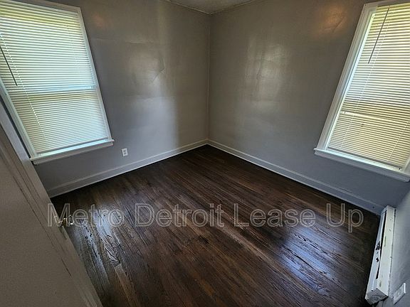 5th image of 9516 Wayburn St Unit 1