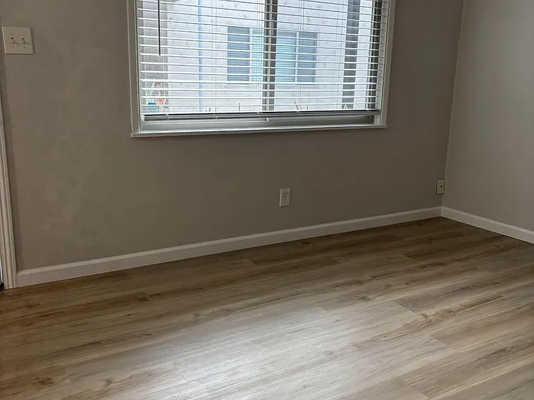 1502 Scott St — Photo 17