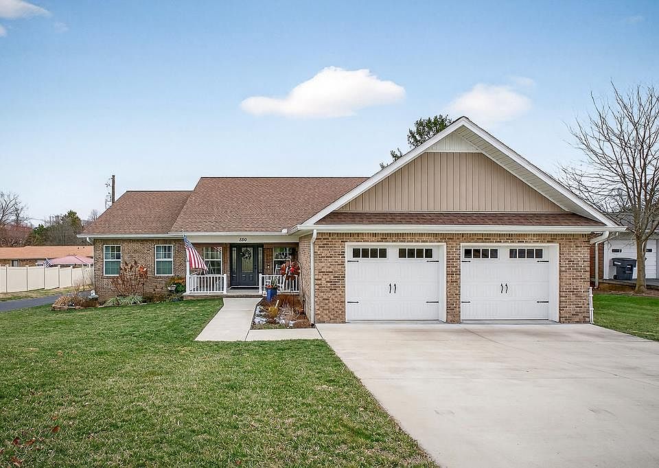 1st image of 880 Shady Ln