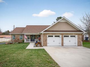 880 Shady Ln, Cookeville, TN 38501