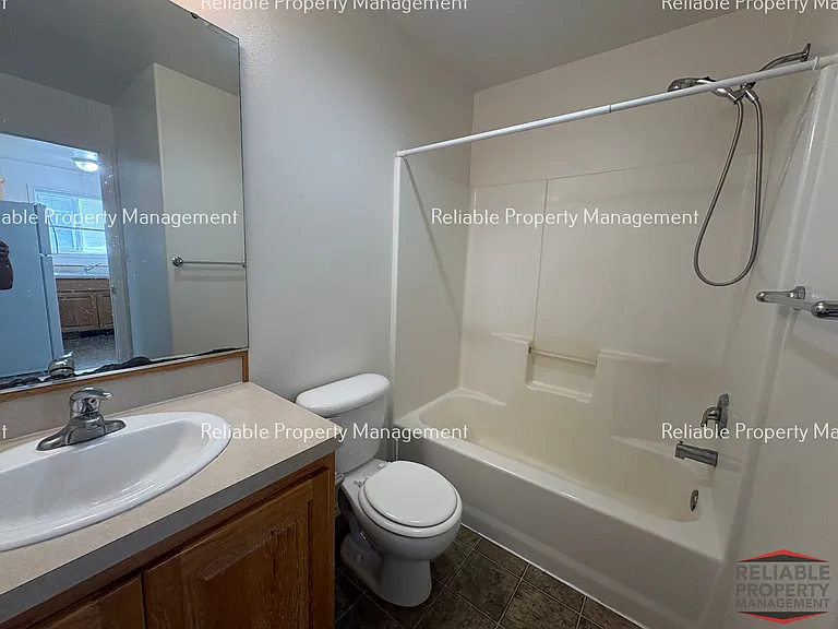 280 W Anderson St #4 — Photo 6