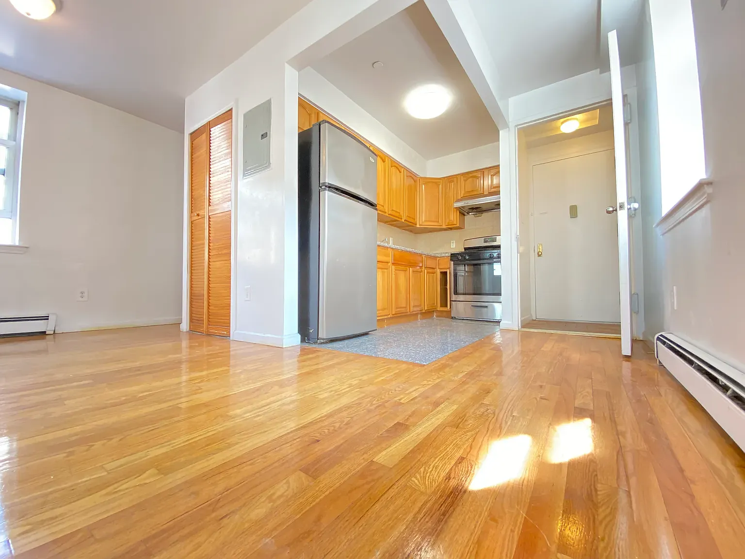 10 Goodwin Place — Photo 2