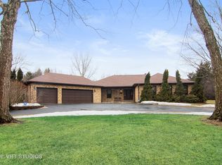 145 Glen Rd, Hawthorn Woods, IL 60047