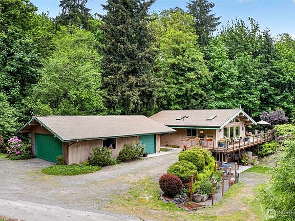 3rd image of 10427 Sunrise Beach Drive NW