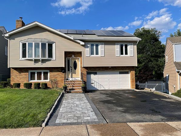 27 Coppola Ct