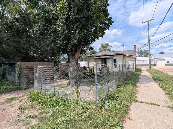 5th image of 502 W Main St