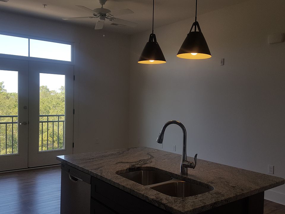 2nd image of 204 Arcadian Row #Mv-403