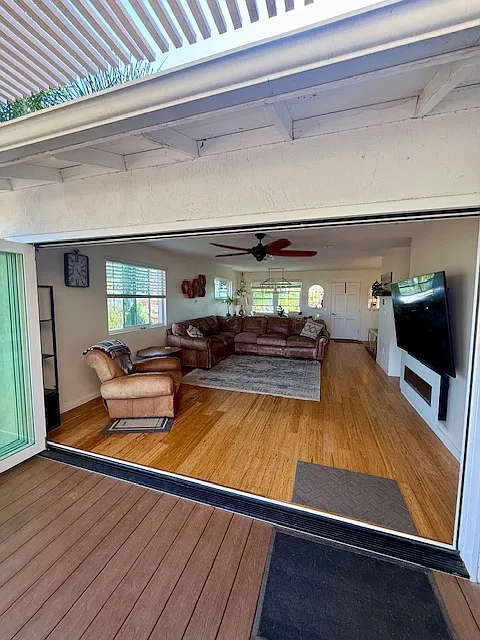 3 bed, 1389 sqft, $5,700 — Photo 4