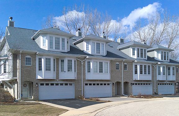 3rd image of 1049 N Glenview Ct