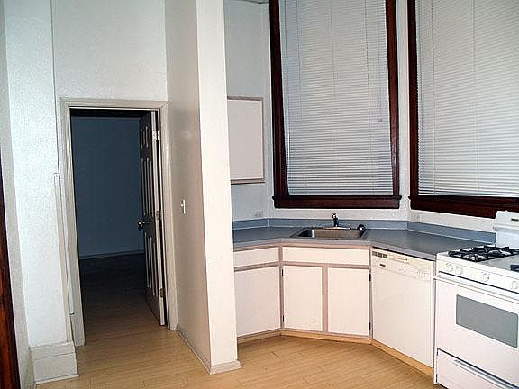 3rd image of 1900 W 25th St APT 303