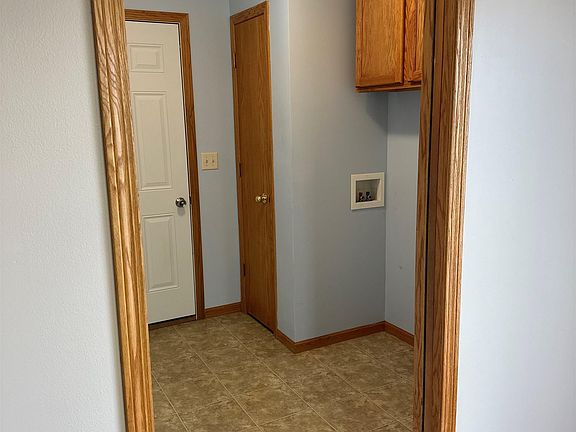 3rd image of 604 E 8th St